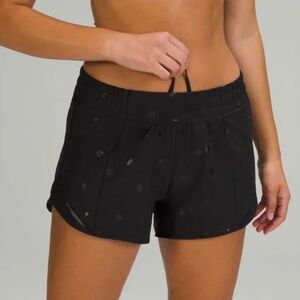 Lululemon Hotty Hot Low-Rise Lined Short 4"
